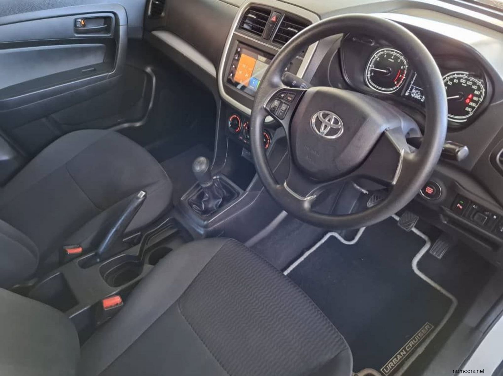 2022 Toyota URBAN CRUISER 1.5 pictures