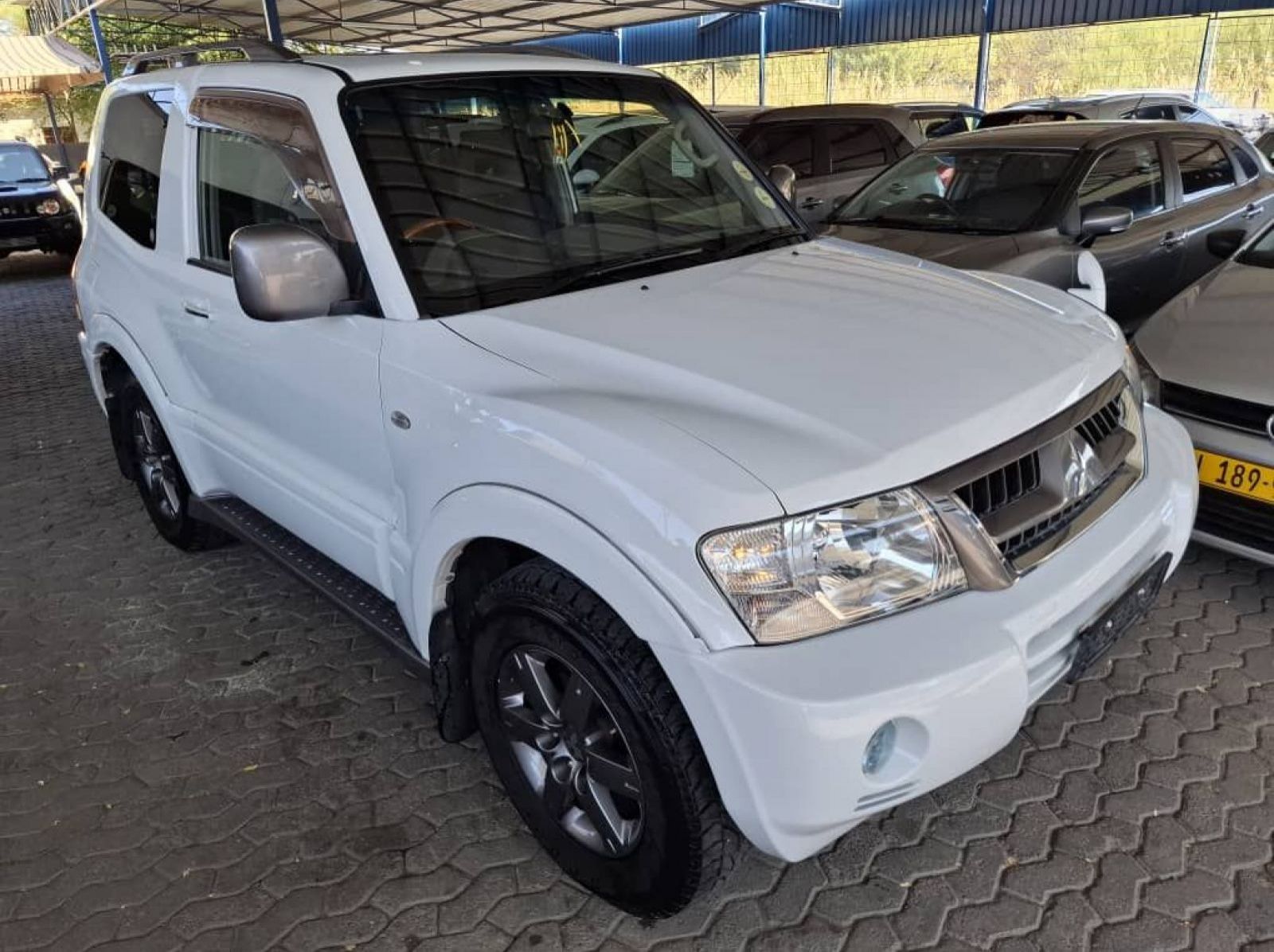 2005 Mitsubishi PAJERO 3.8 V6 SWB AUTO pictures