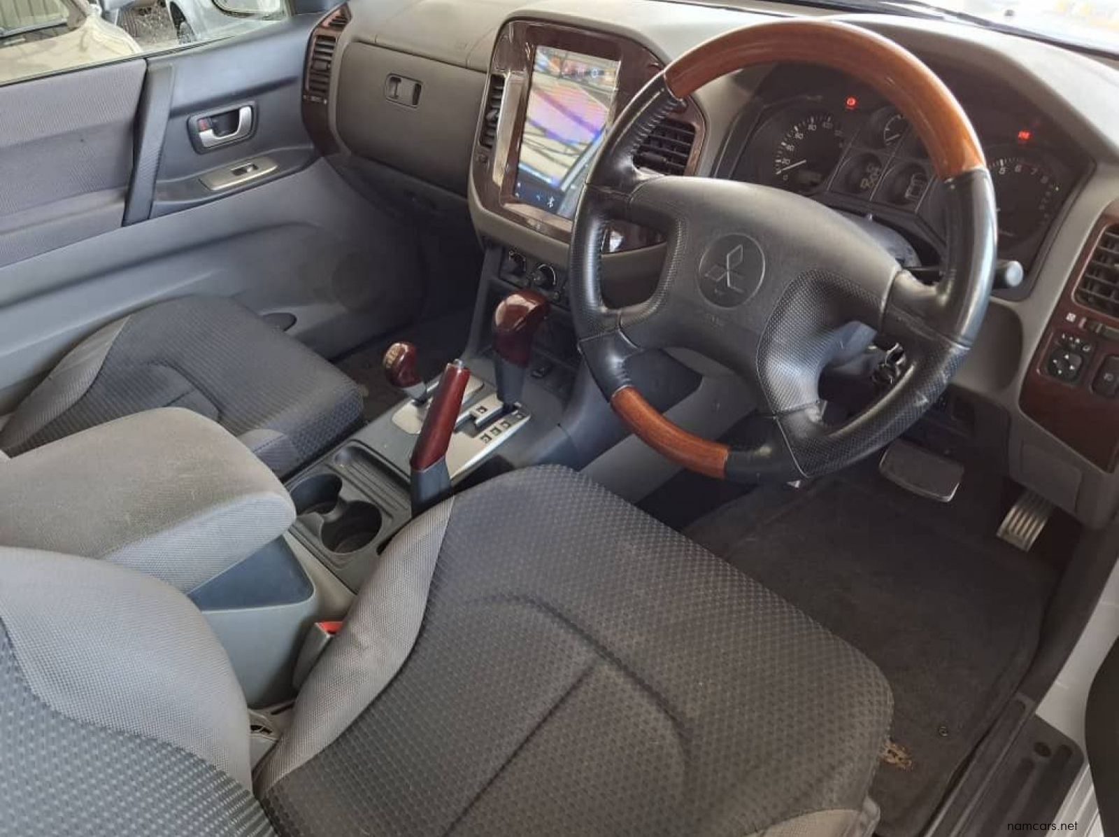 2005 Mitsubishi PAJERO 3.8 V6 SWB AUTO pictures