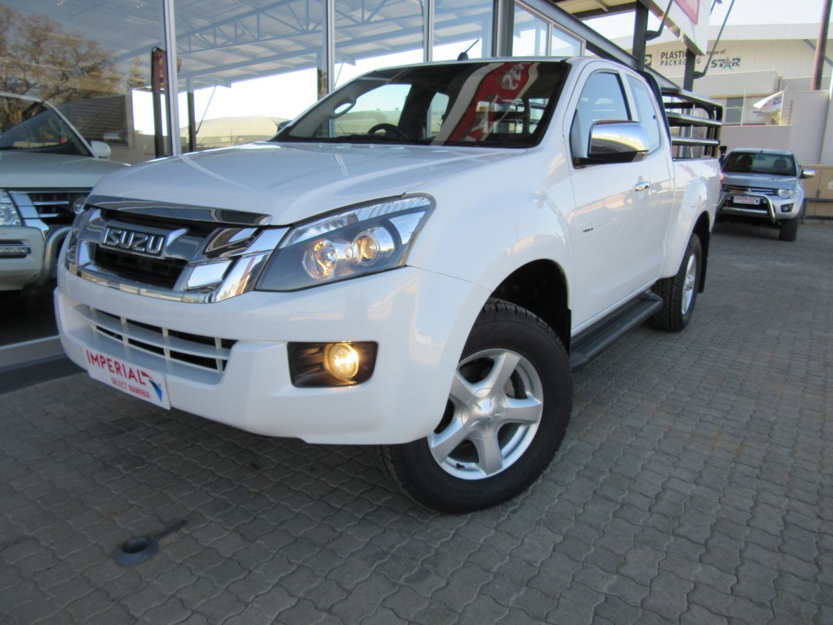 Isuzu KB 300 D-Teq LX 4x4 Extended Cab in Namibia