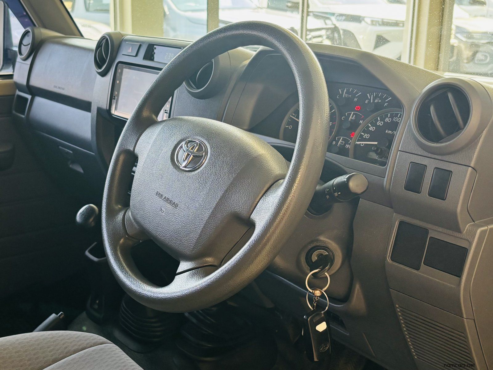 2022 Toyota Landcruiser 4.0 V6 D/C photo