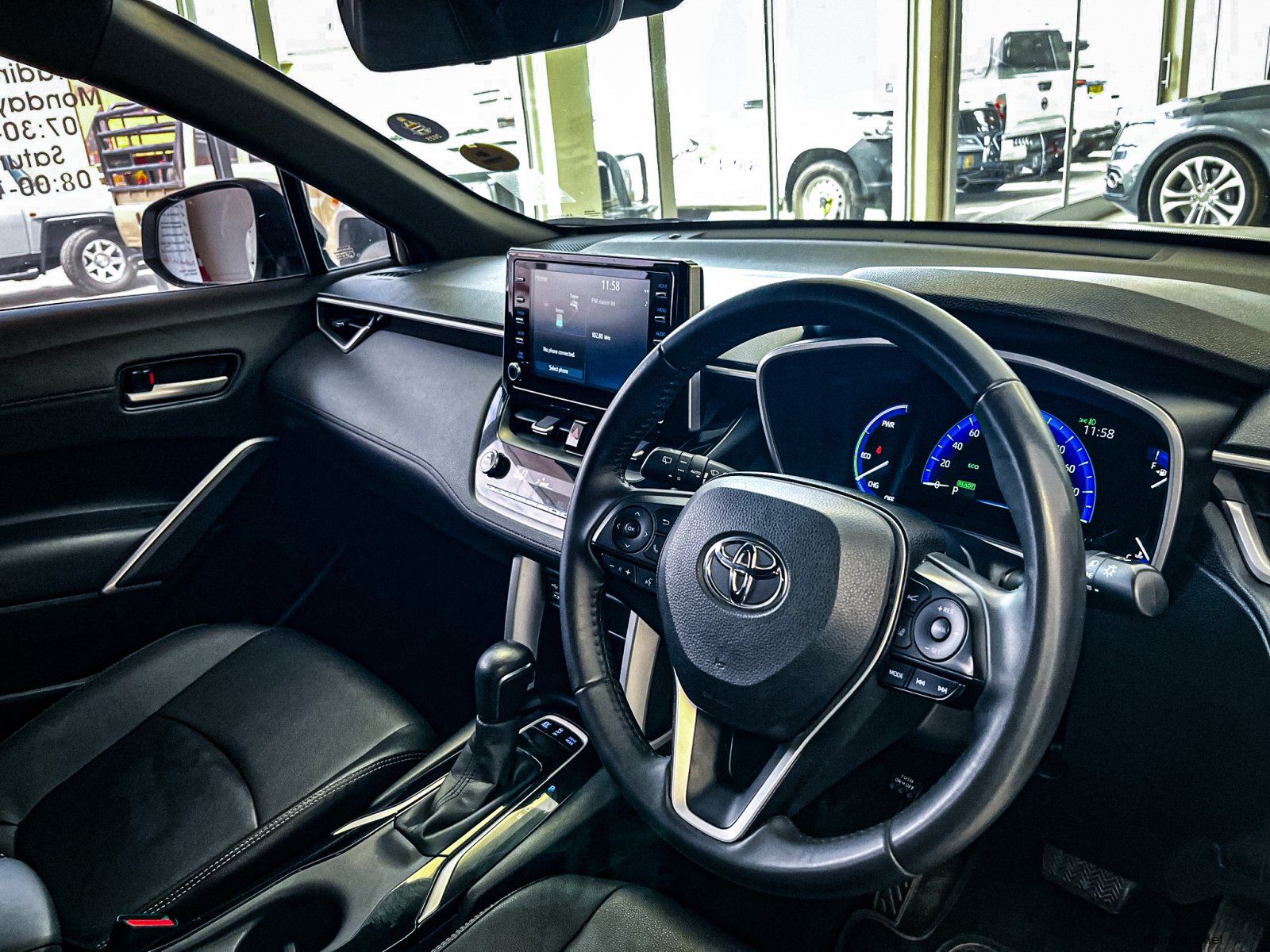 2023 Toyota COROLLA CROSS 1.8XR HEV photo