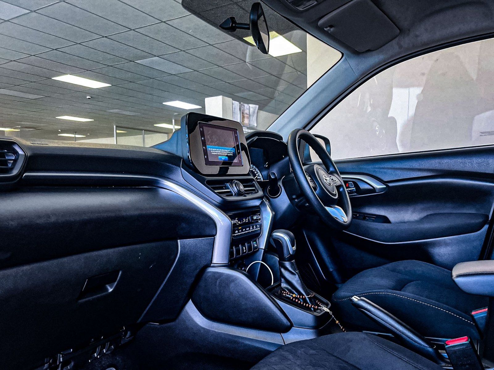 2025 Toyota Urban Cruiser 1.5 XR AT photo