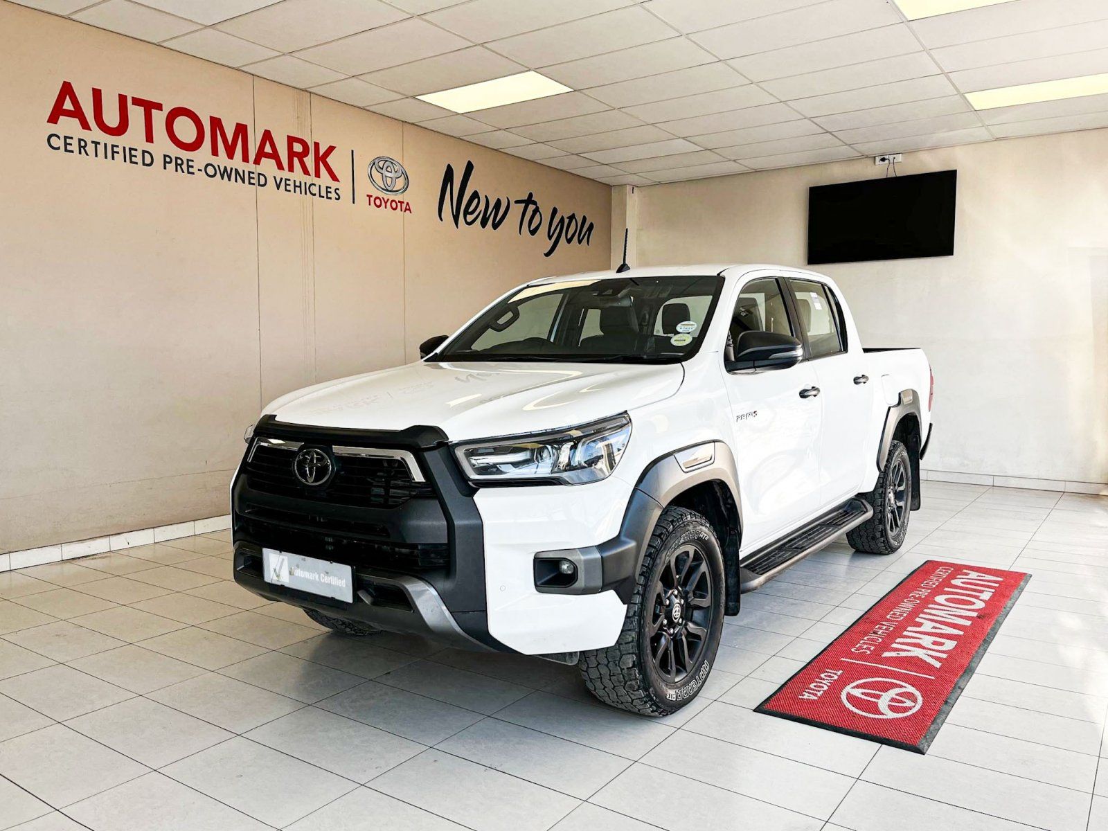 Toyota Hilux 2.8 LGD RS 4x4 MT in Namibia