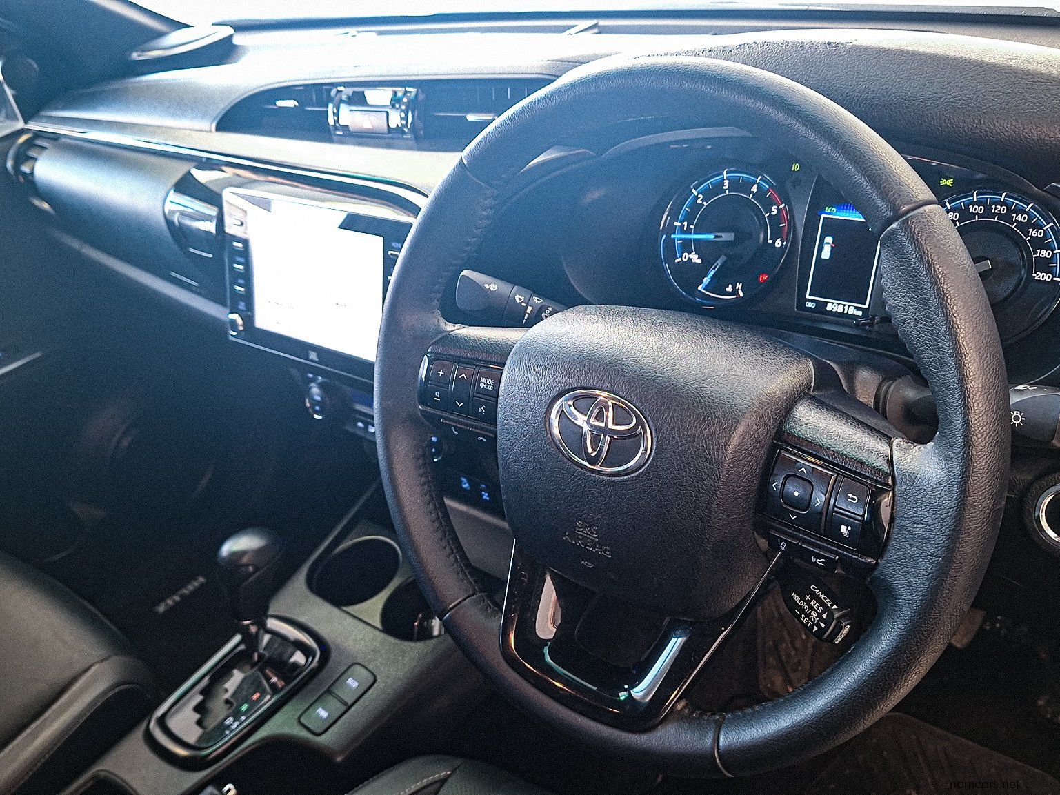 2024 Toyota Hilux 2.8 LGD 4x4 AT photo
