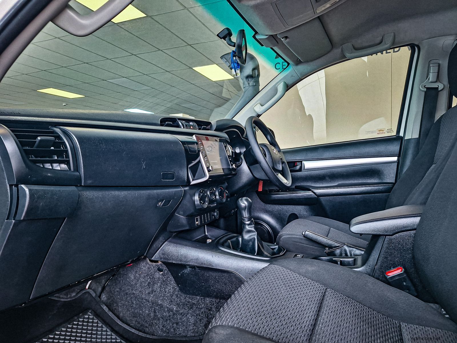 2021 Toyota Hilux 2.4 Gd-6 Raider 4x4 MT photo