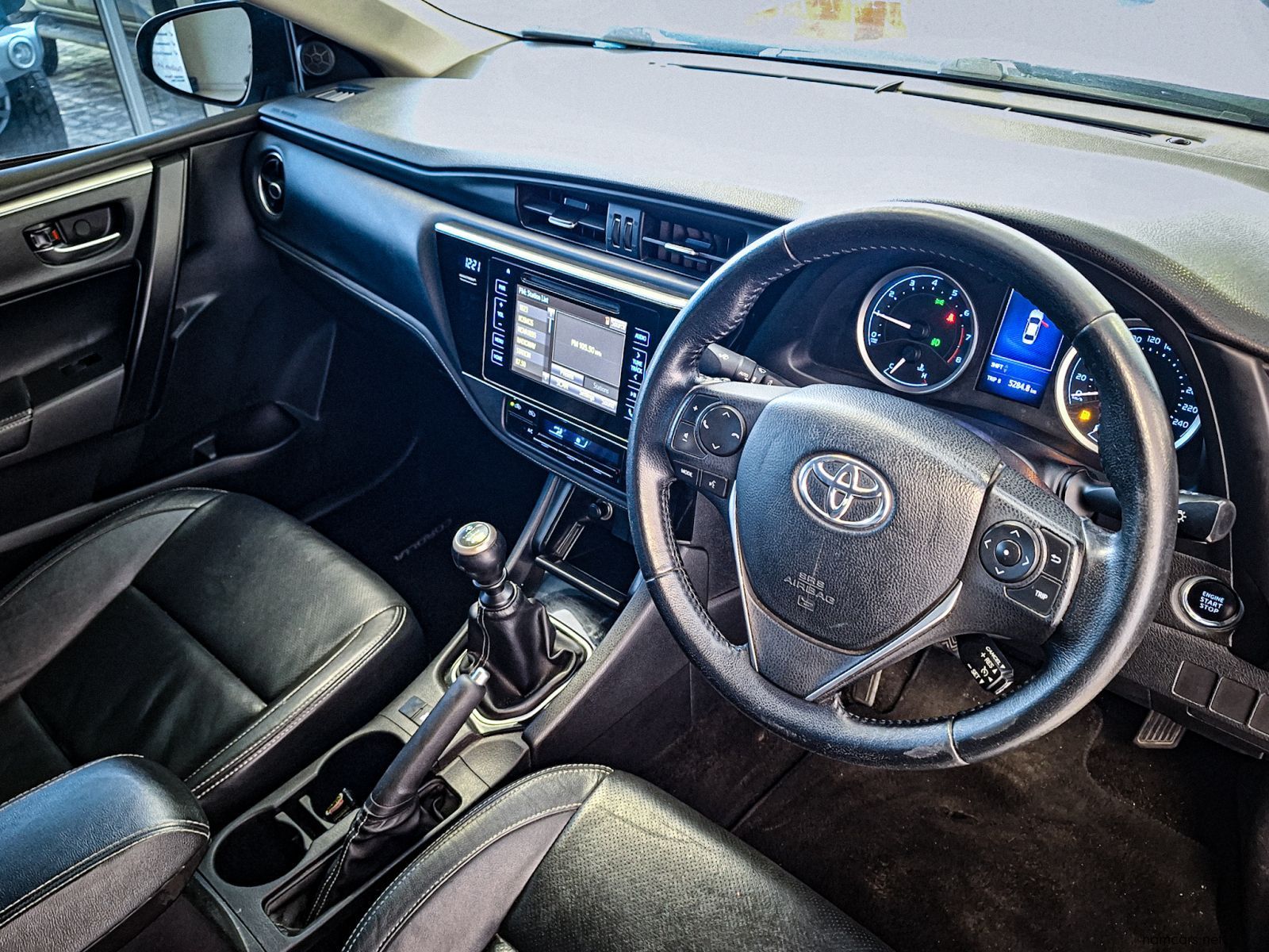 2019 Toyota Corolla 1.8 Exclusive MT photo