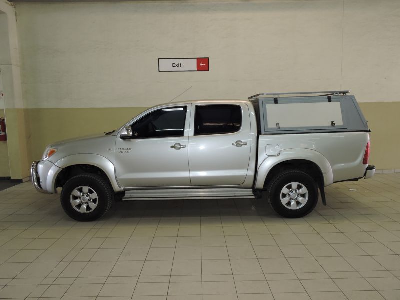 2006 Toyota Hilux 4.0 V6 for sale 192 898 Km Automatic transmission Indongo Toyota Automark