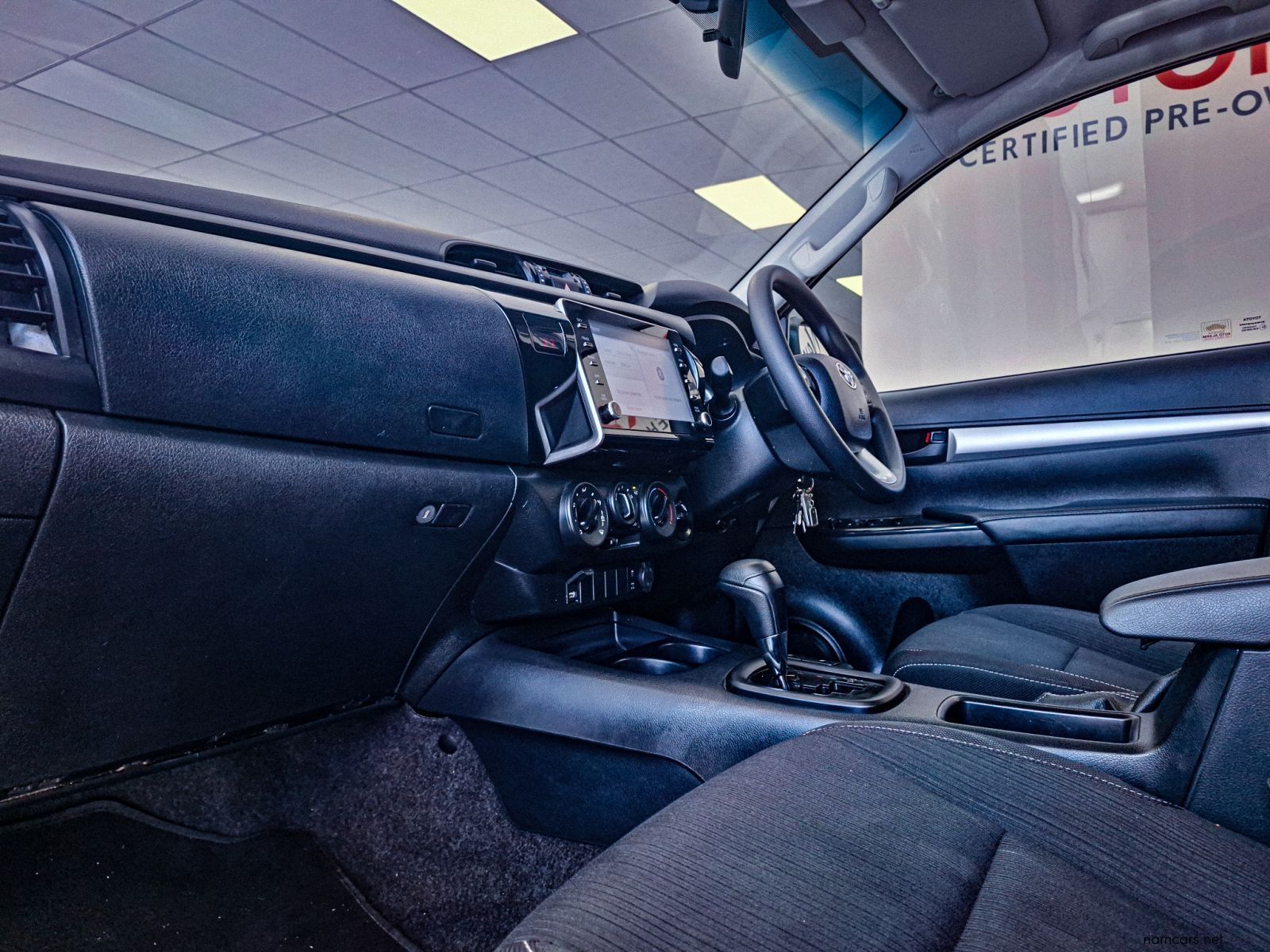 2024 Toyota Hilux Raider 2.4 Gd-6 4x4 AT photo