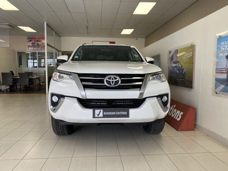 2019 Toyota Fortuner 2.4 GD6 4X4 A/T photo