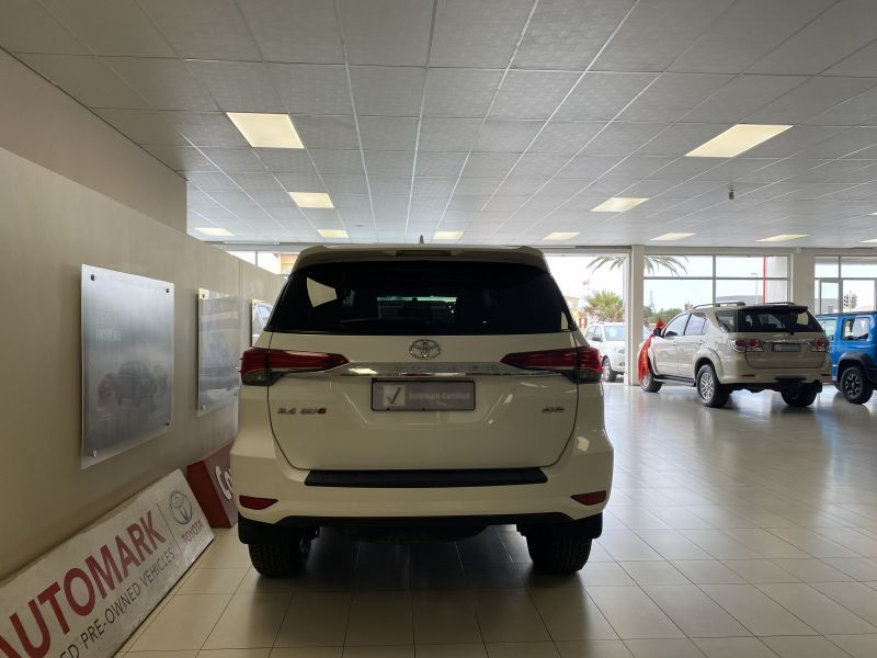 2019 Toyota Fortuner 2.4 GD6 4X4 A/T photo
