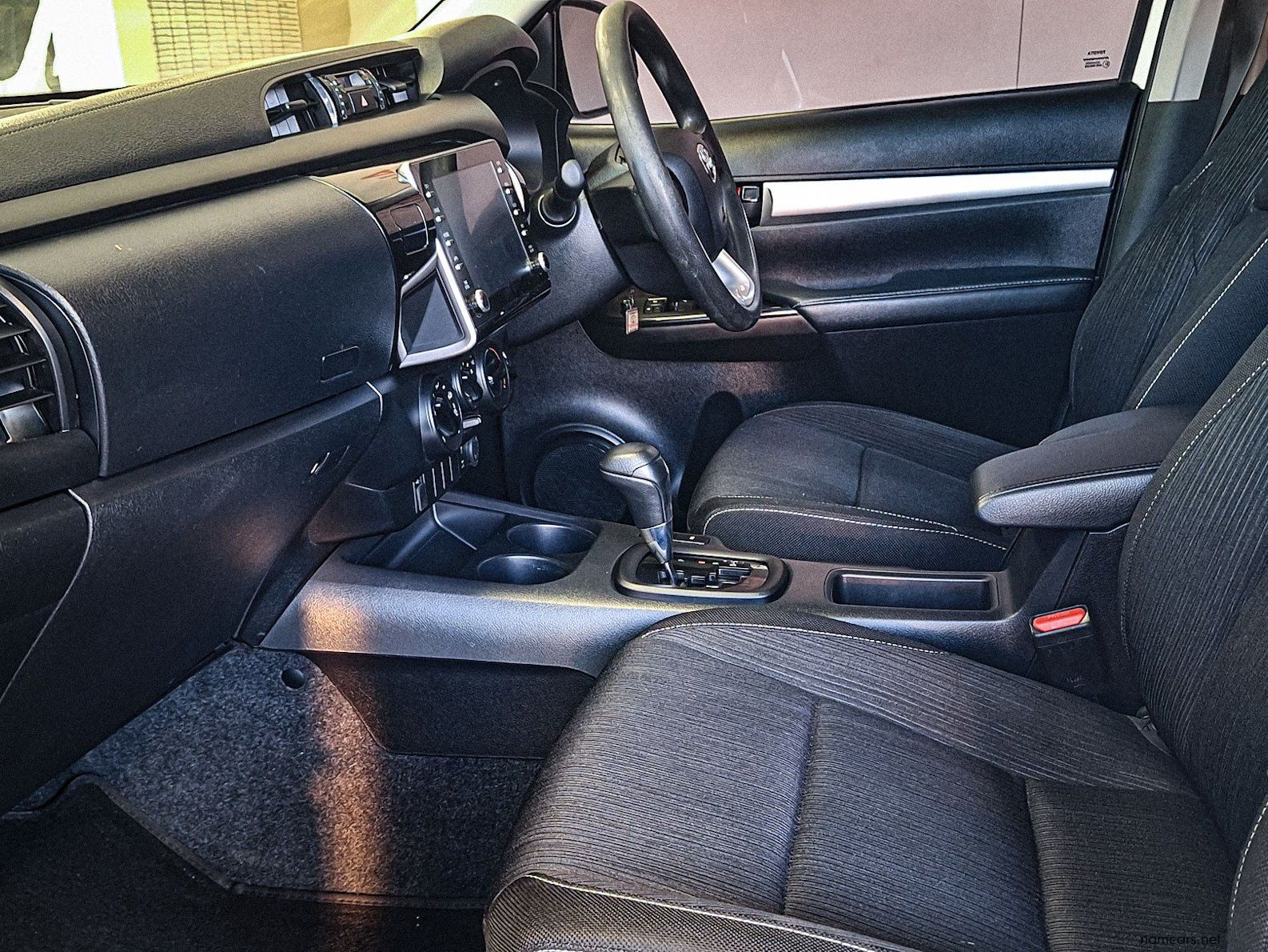 2022 Toyota Hilux Raider 2.4 GD6 4x4 AT photo