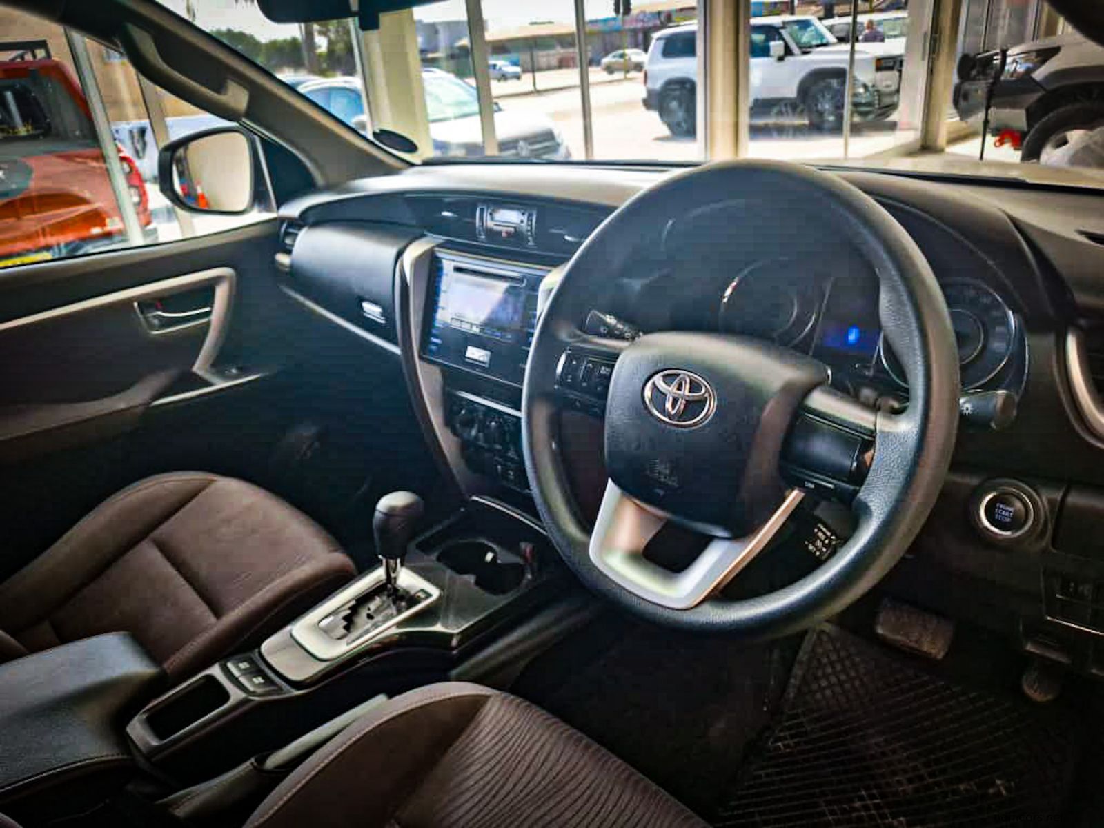 2016 Toyota Fortuner 2.4 RB AT 2x4 photo