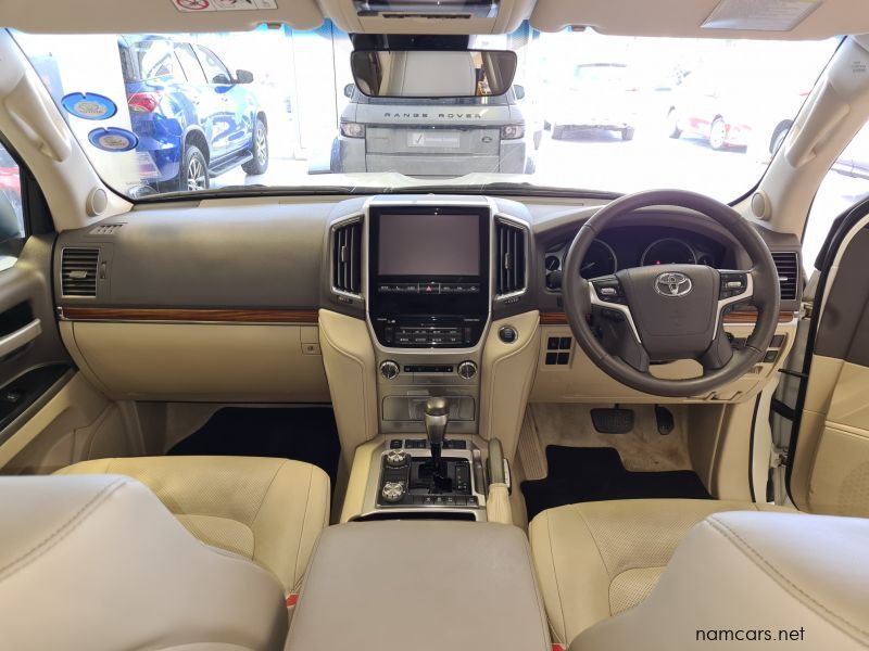 18 Toyota Landcruiser 0 Series Vx R For Sale 40 700 Km Automatic Transmission Indongo Toyota Automark