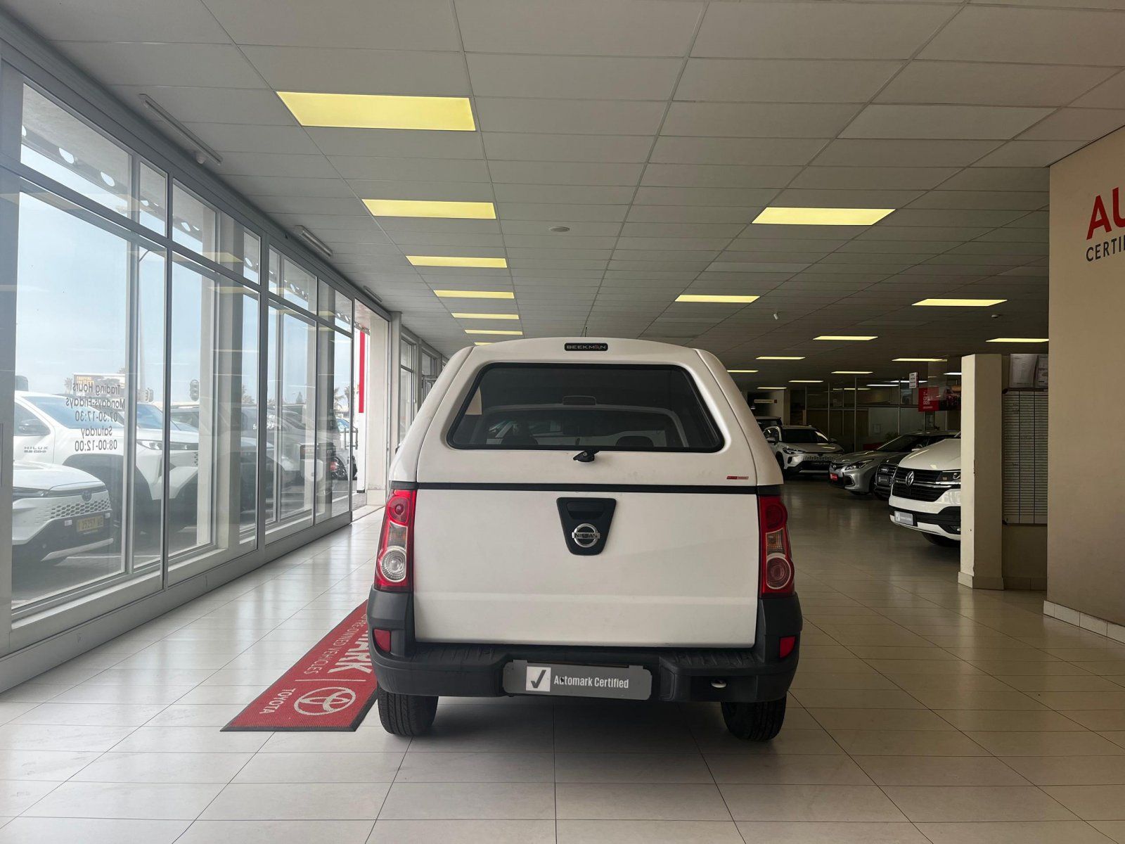 2023 Nissan NP 200 1.6 AC SAFETY PACK MT photo