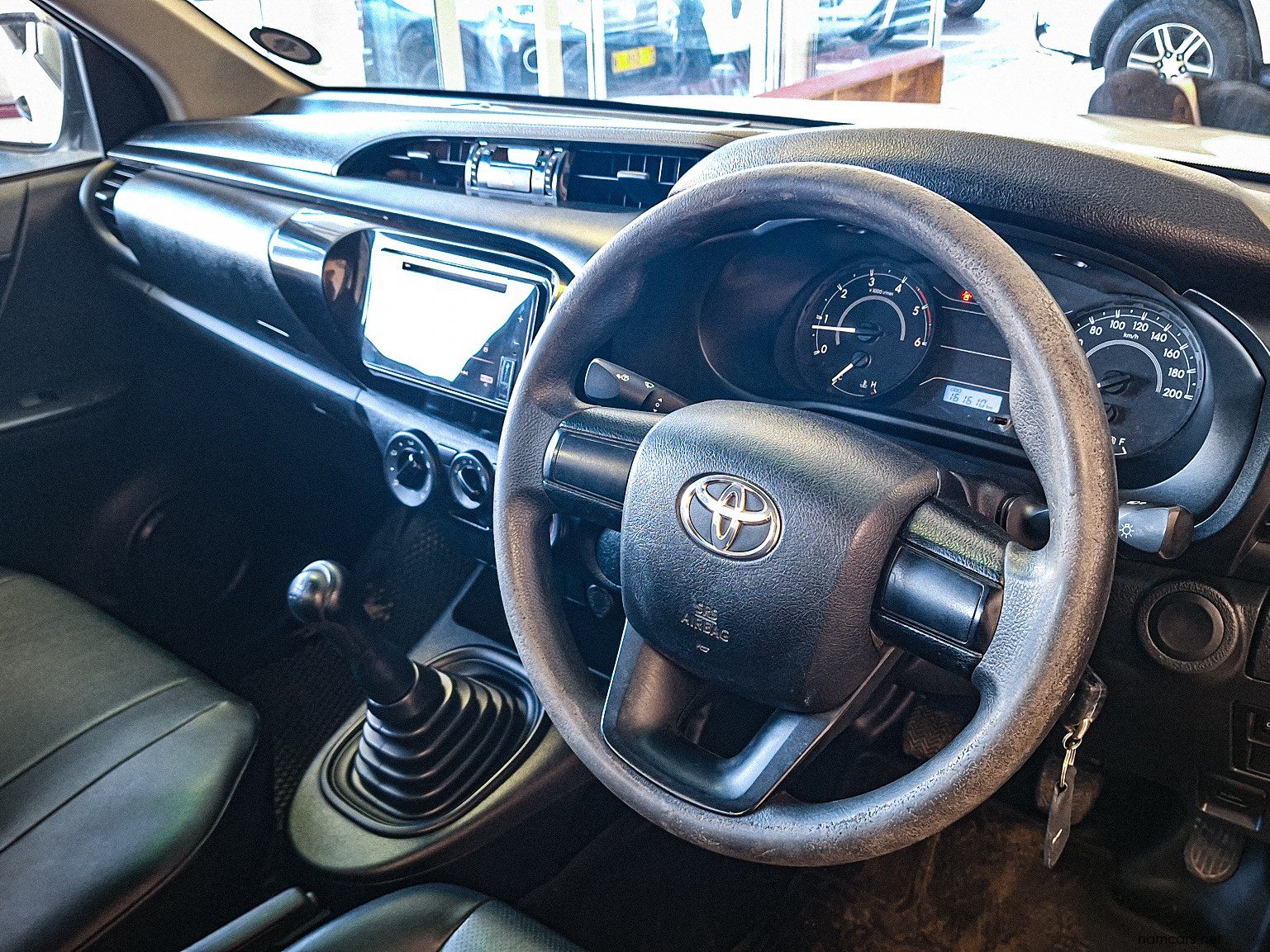 2022 Toyota Hilux SC 2.4 GD S A/C 5MT photo