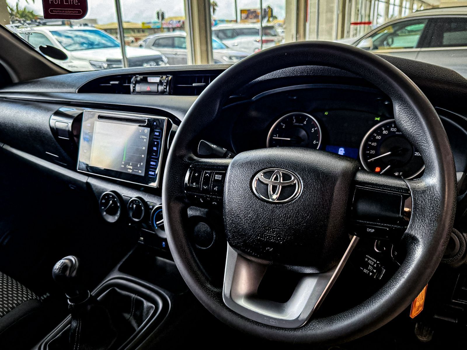 2019 Toyota HILUX DC 2.4 GD-6 RB SRX MT photo