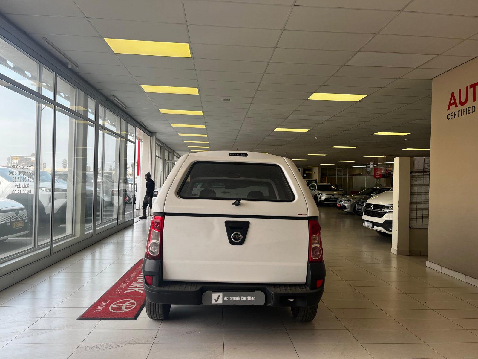 2023 Nissan NP 200 1.6 AC SAFETY PACK MT photo