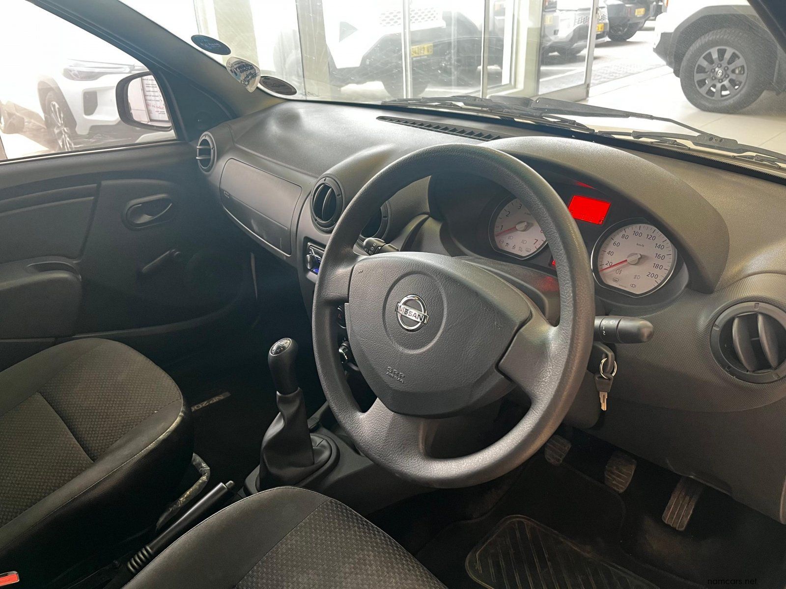 2023 Nissan NP 200 1.6 AC SAFETY PACK MT photo