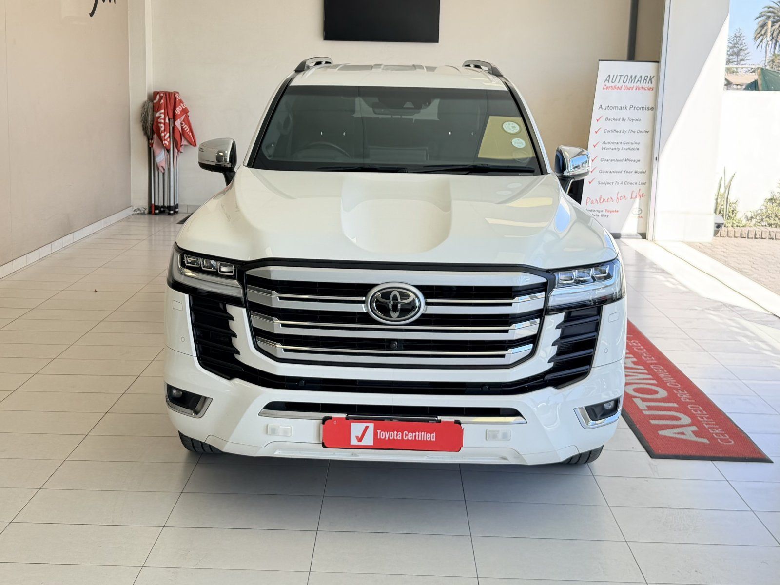 2023 Toyota Landcruiser 300 V6 3.3D Zx photo