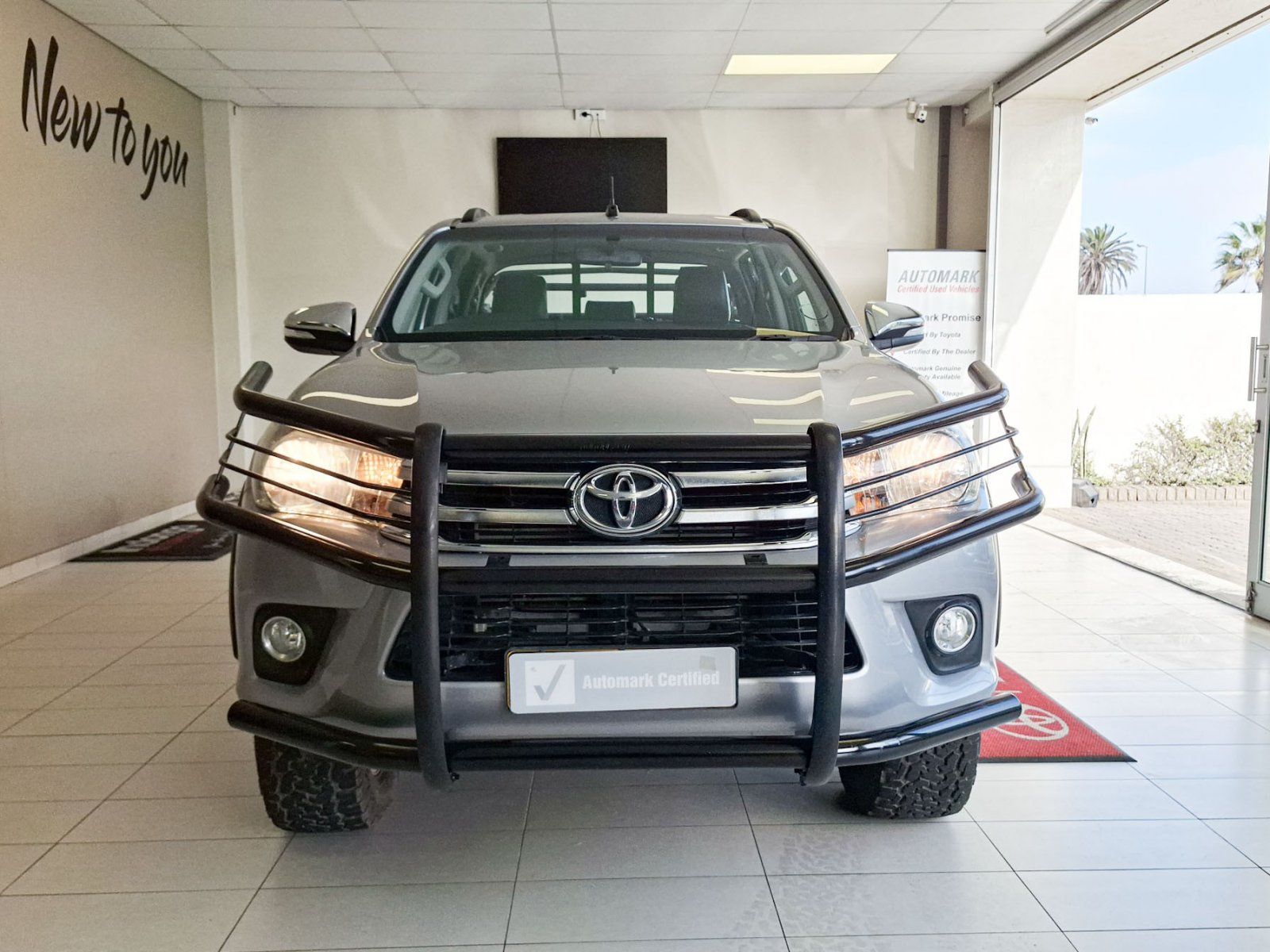 2017 Toyota Hilux Raider 2.8 GD RB 2x4 MT photo