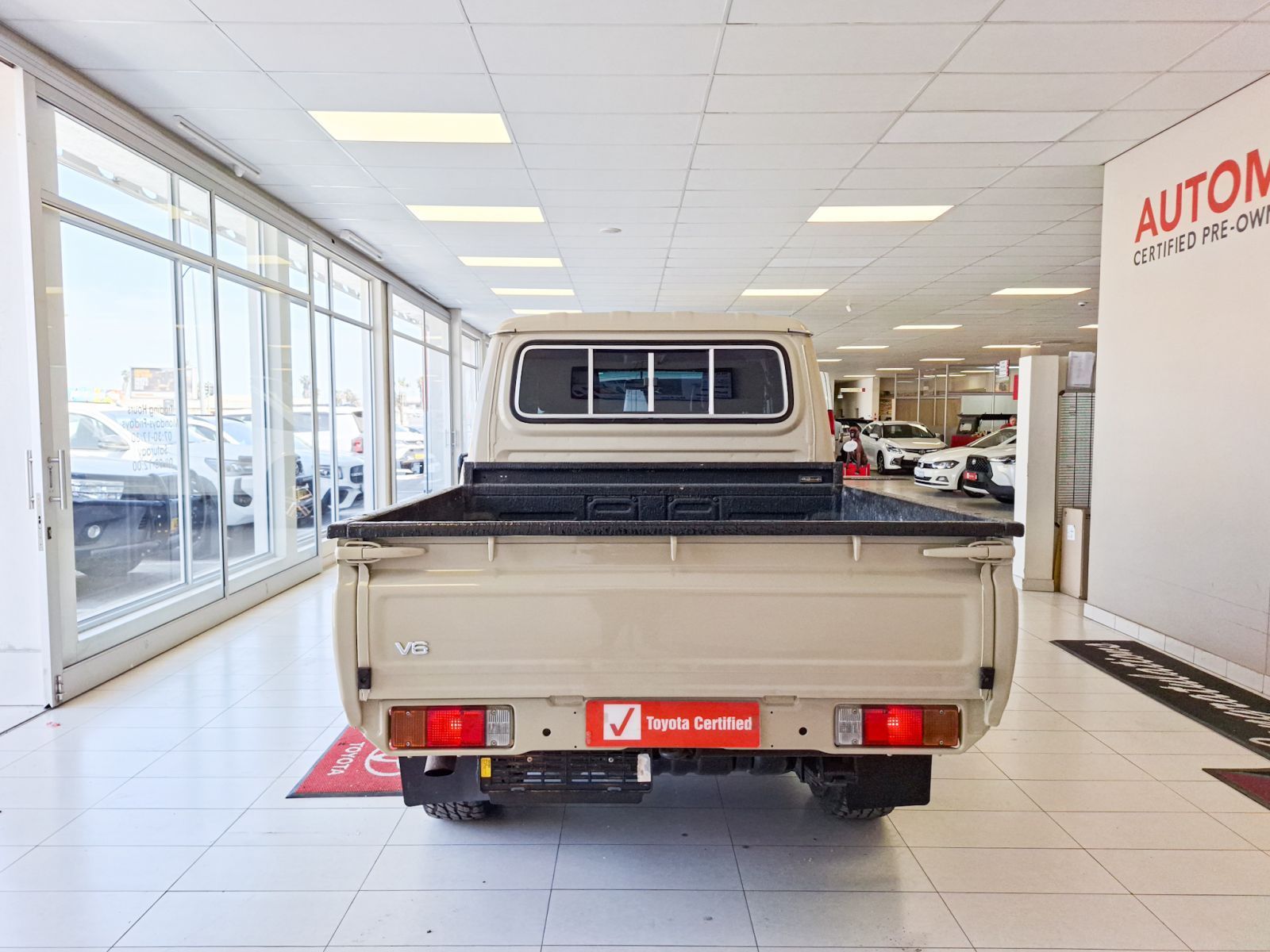 2023 Toyota LC79 DC 4.0 Petrol 4x4 MT photo