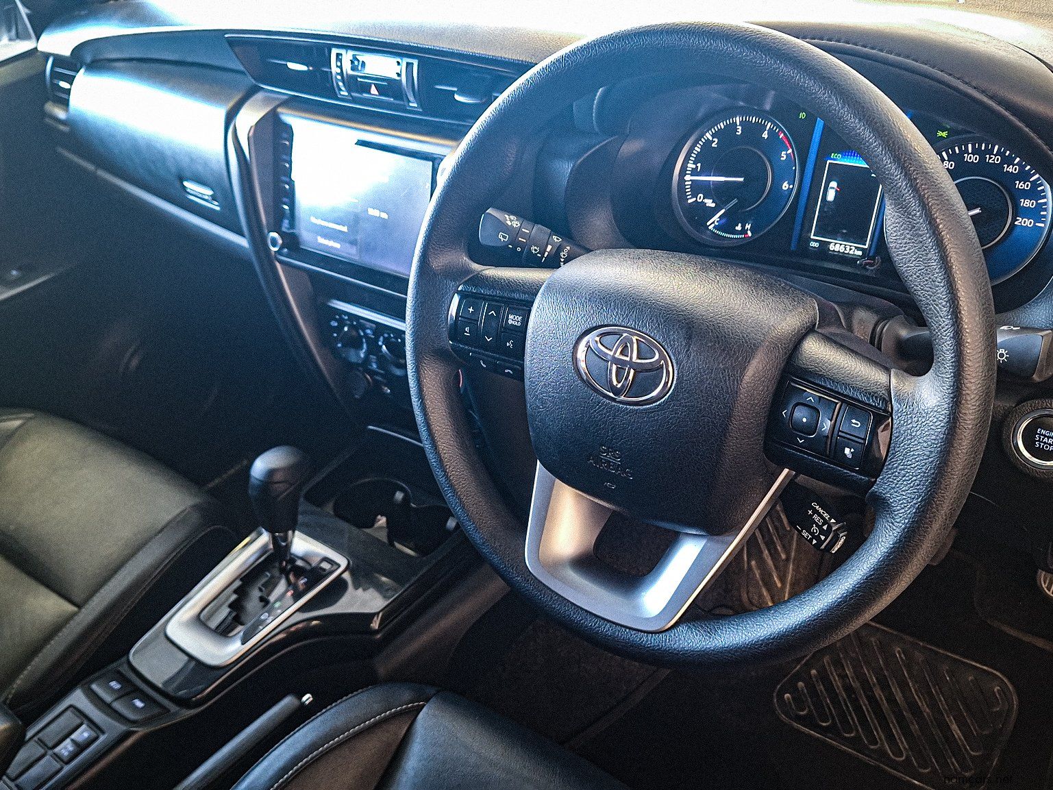 2025 Toyota Fortuner 2.4 GD6 4x4 AT photo