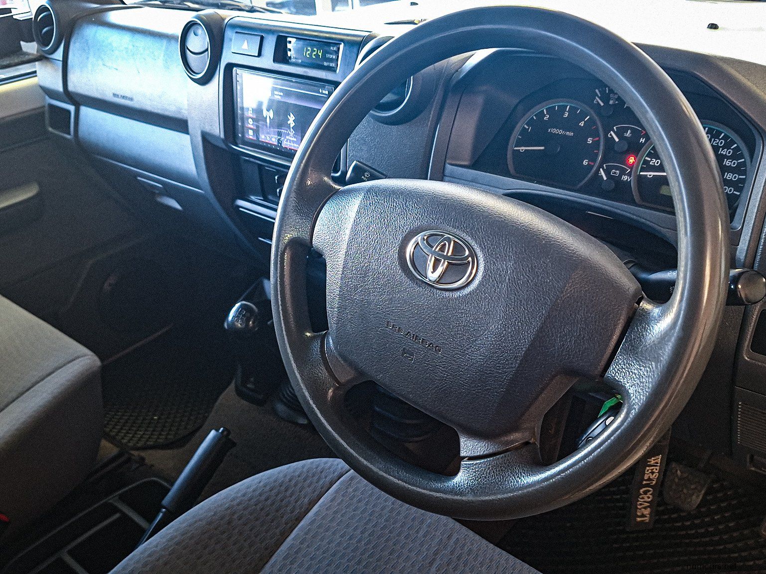 2018 Toyota Land Cruiser 79 4.5D S/CAB 4X4 MT photo