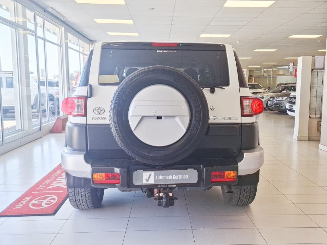 2019 Toyota FJ Cruiser 4.0 V6 4x4 AT photo
