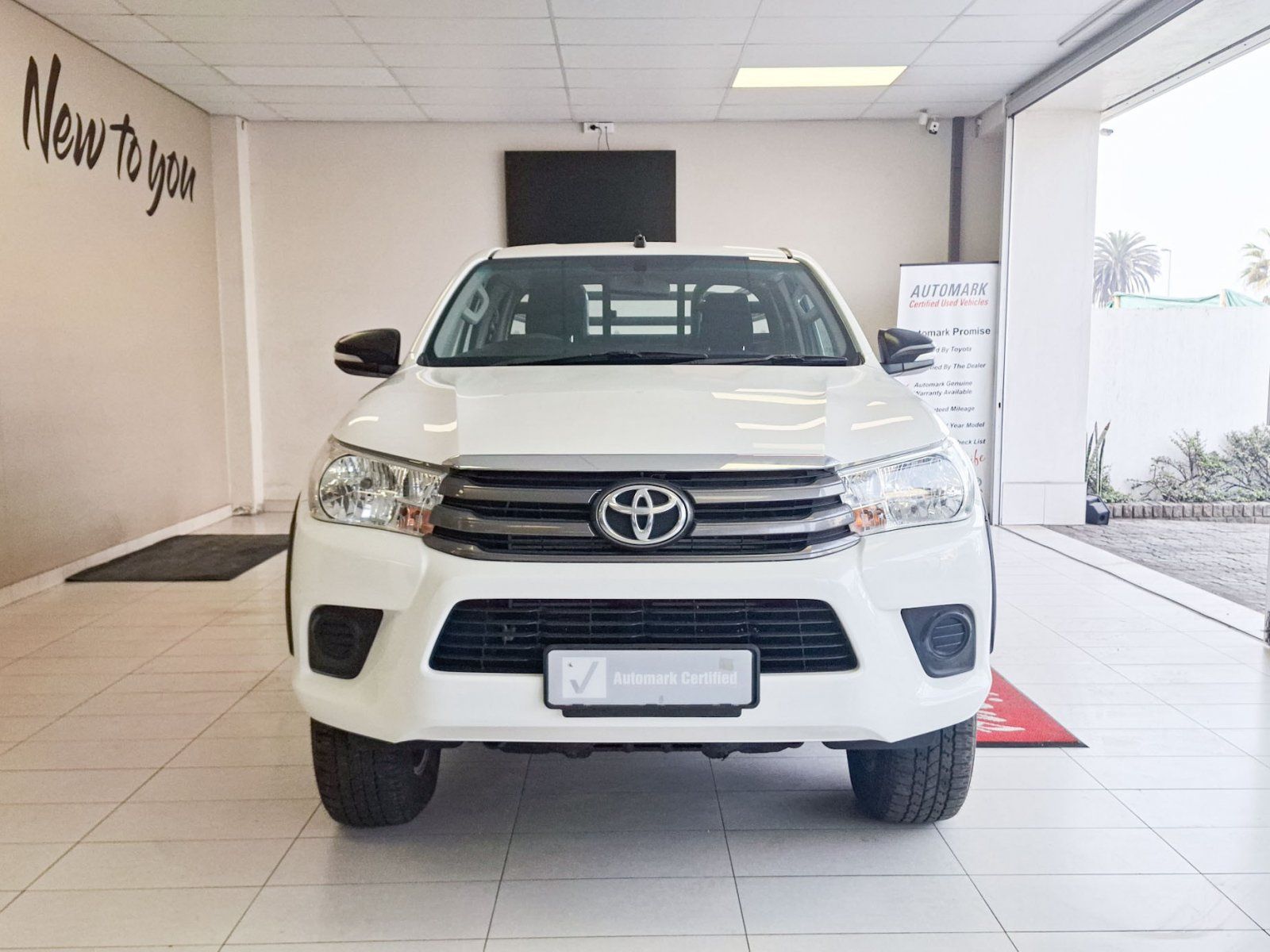 2016 Toyota Hilux Extra Cab 2.4 GD6 RB 2x4 MT photo