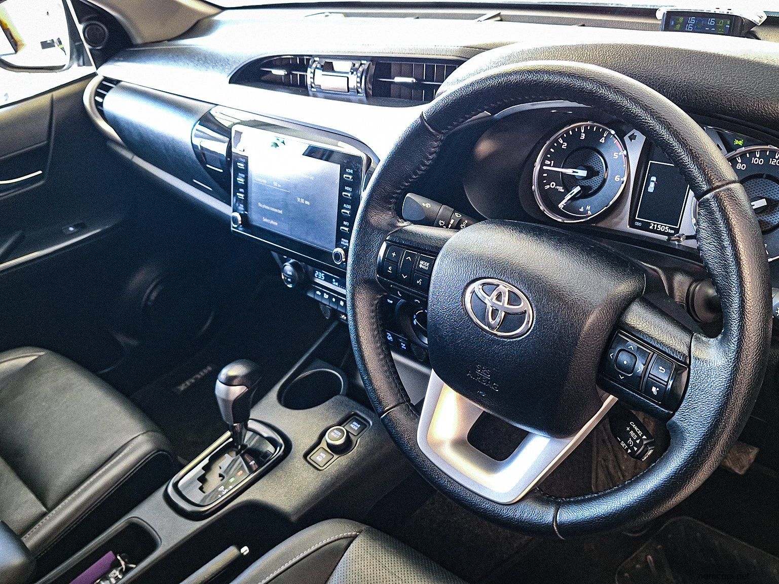 2025 Toyota Hilux Raider 2.8 48V MH AT photo