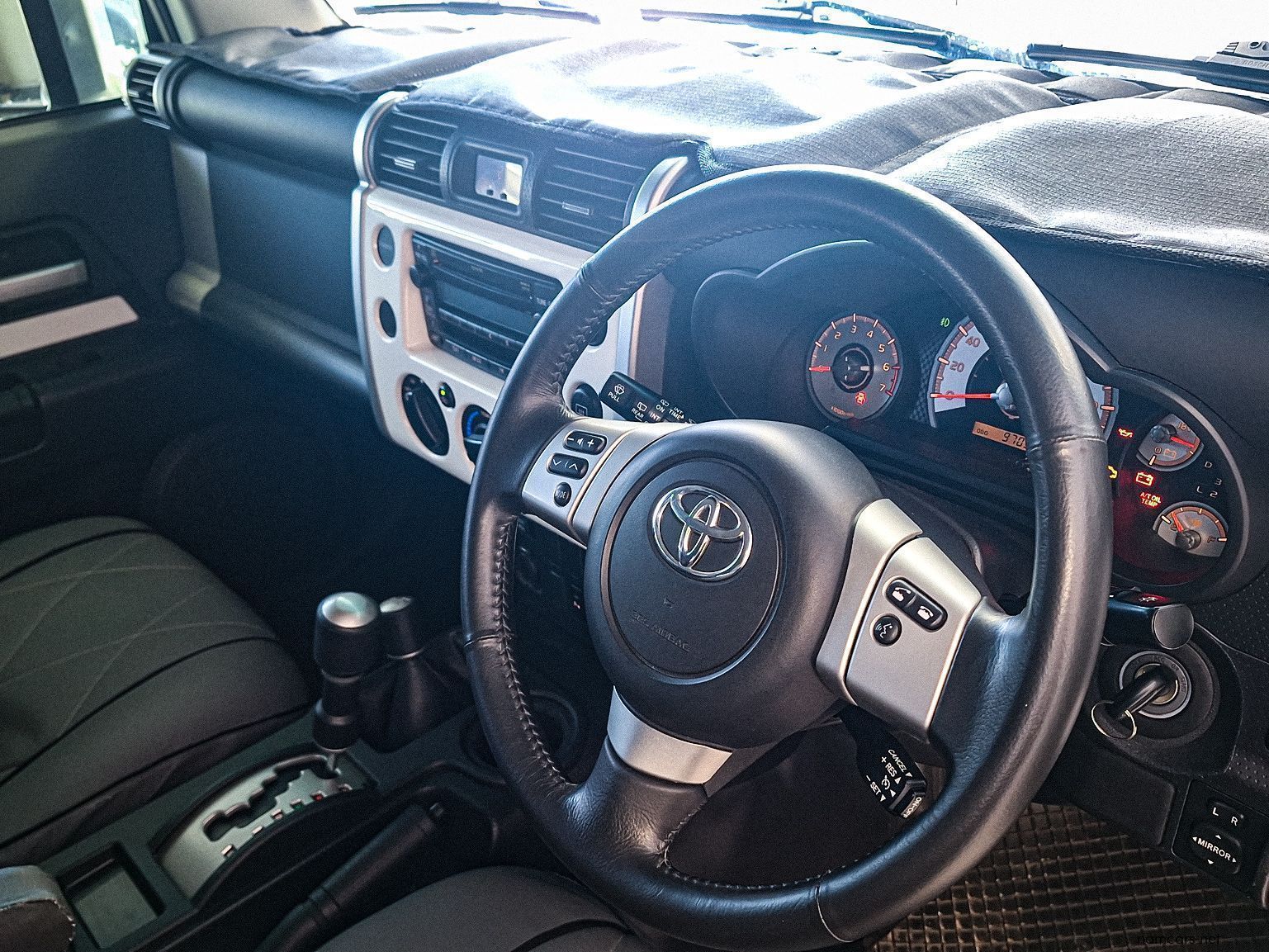 2021 Toyota FJ Cruiser 4.0 V6 Petrol AT 4x4 photo