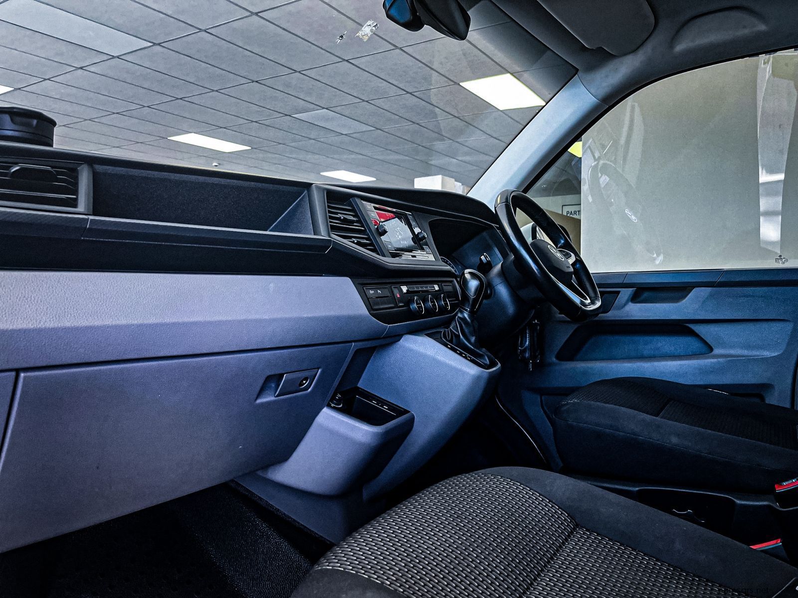 2023 Volkswagen Kombi 2.0 BiTDi Plus DSG 4Motion 146kw photo