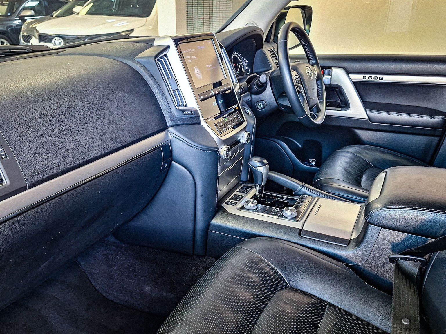 2018 Toyota Land Cruiser 200 4.5D V8 AT photo