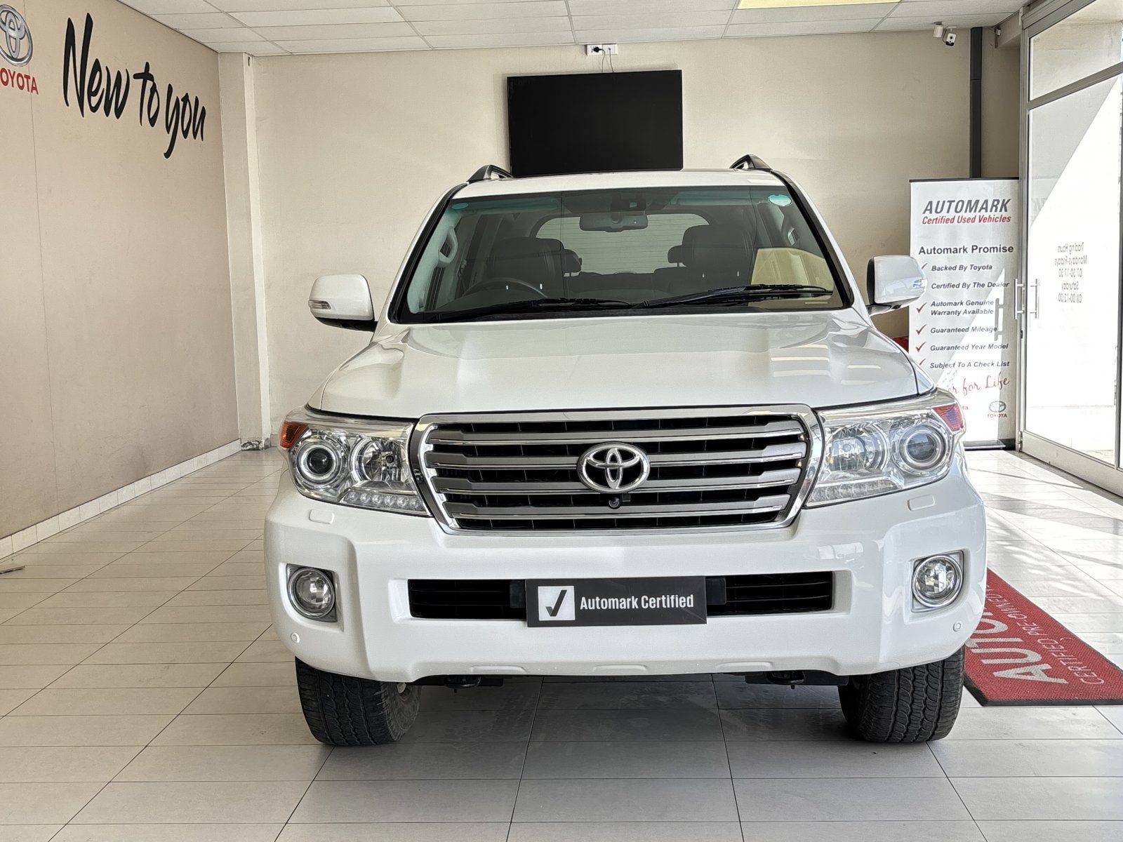 2012 Toyota LANDCRUISER 200 VX 4.5D photo
