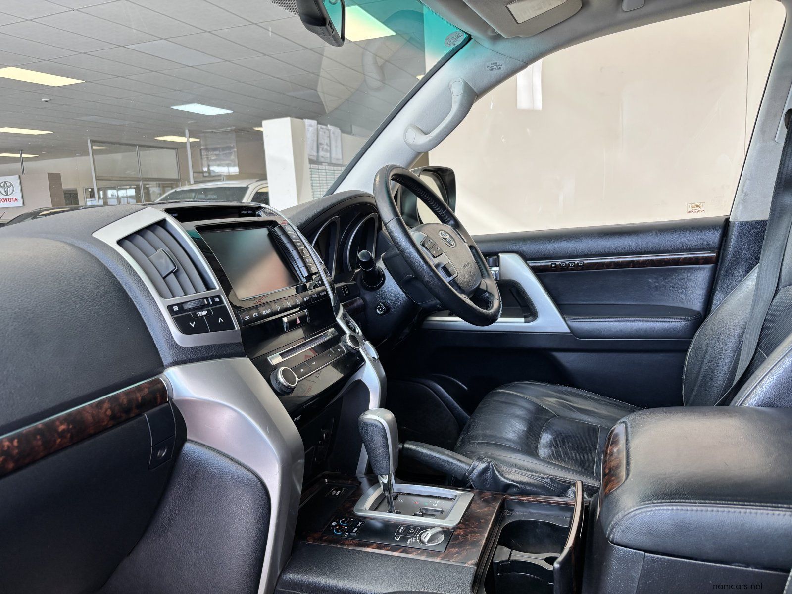 2012 Toyota LANDCRUISER 200 VX 4.5D photo