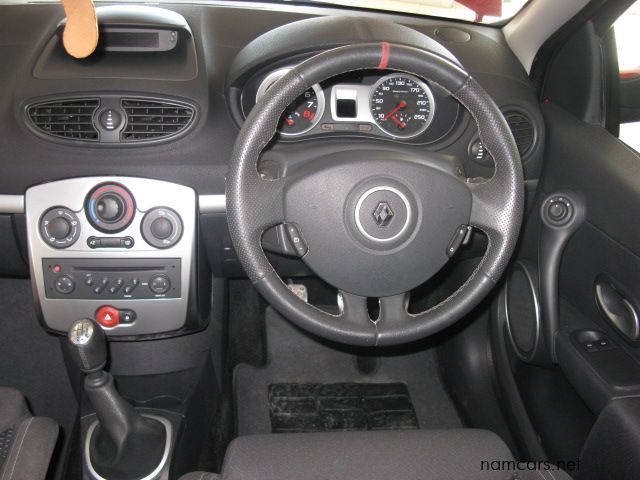 2009 Renault Clio photo