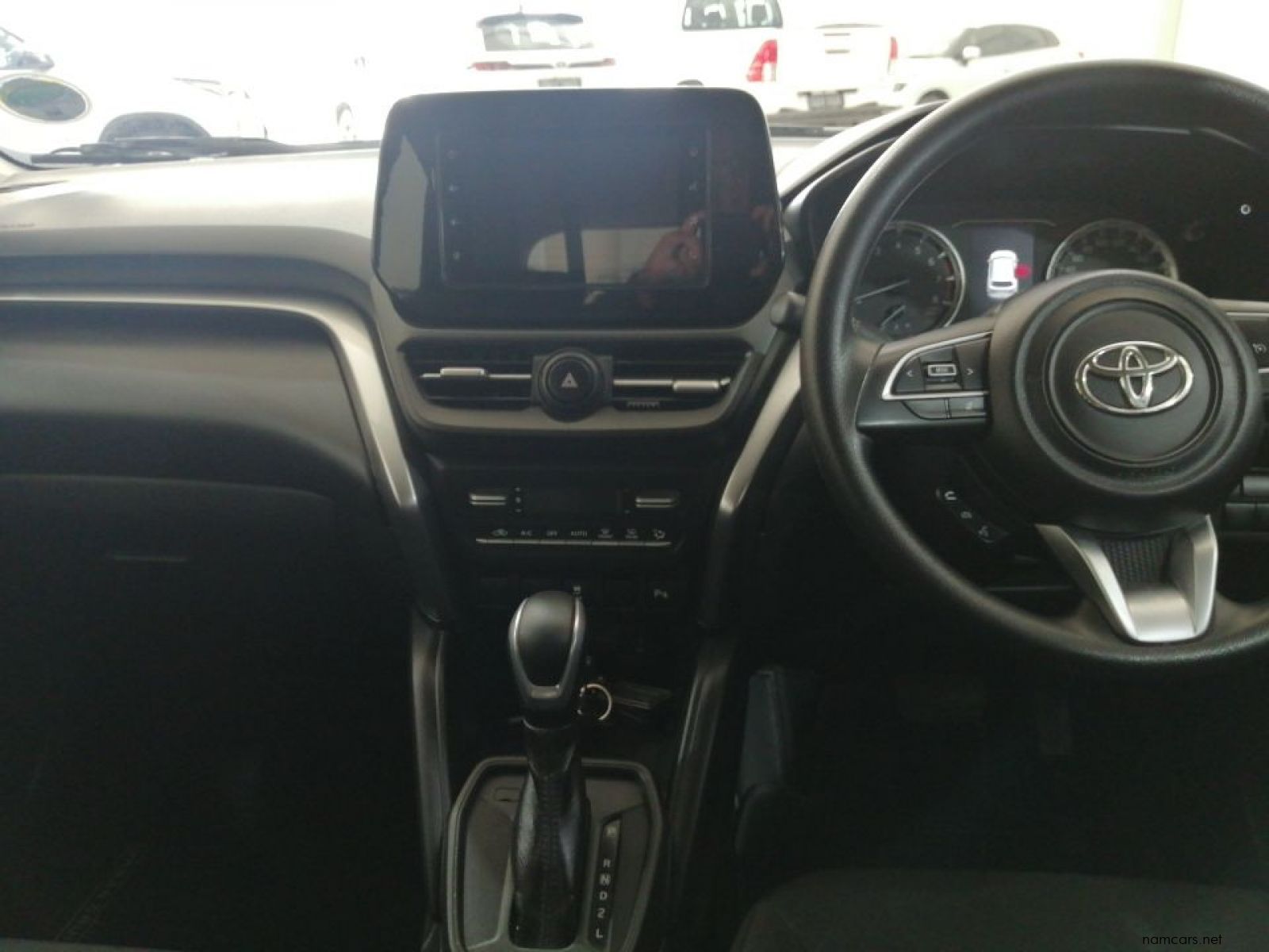 2024 Toyota Urban Cruiser XR A/T photo