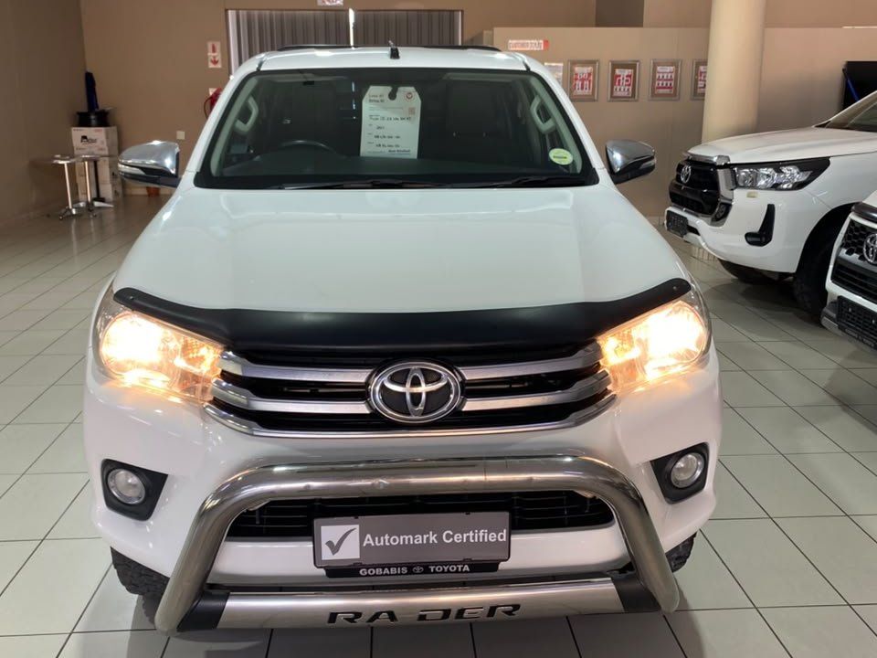 2017 Toyota Hilux 2.8 D/C A/T 4x4 photo
