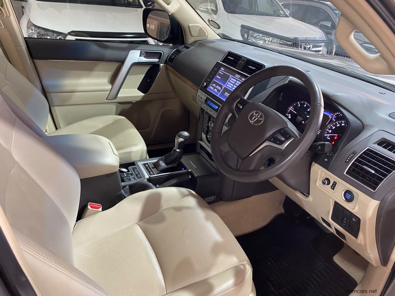 2023 Toyota Land Cruiser Prado photo