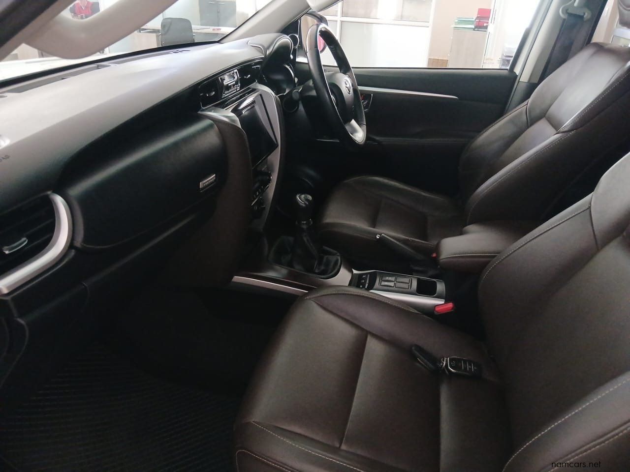 2018 Toyota Fortuner 2.8 4x4 MT photo