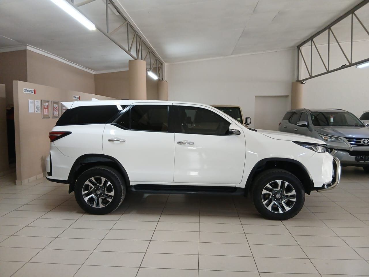 2023 Toyota Fortuner 2.8 4x4 AT photo