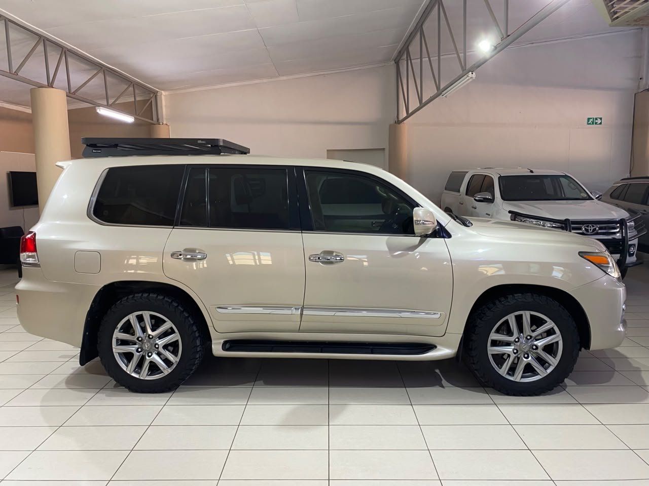 2014 Lexus LEXUS LX 570 (5.7 V8) photo