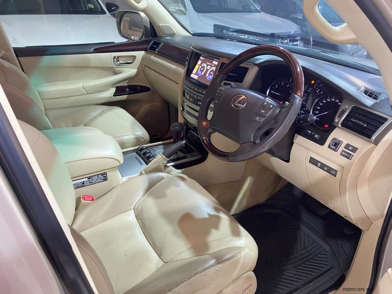 2014 Lexus LEXUS LX 570 (5.7 V8) photo