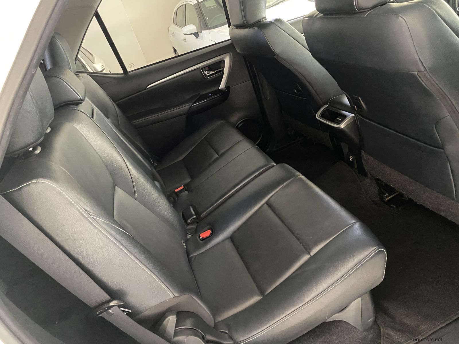 2023 Toyota FORTUNER VX 4X4 AT 2.8 photo