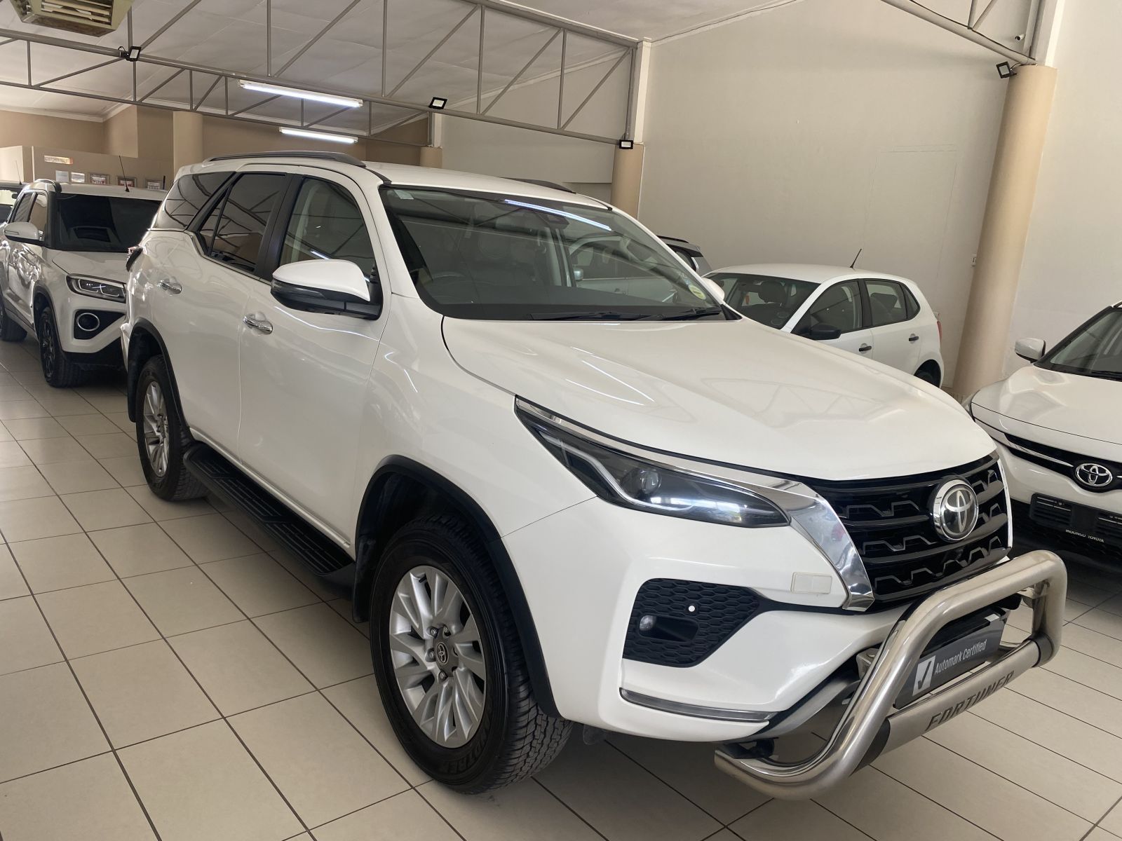 2023 Toyota FORTUNER VX 4X4 AT 2.8 photo