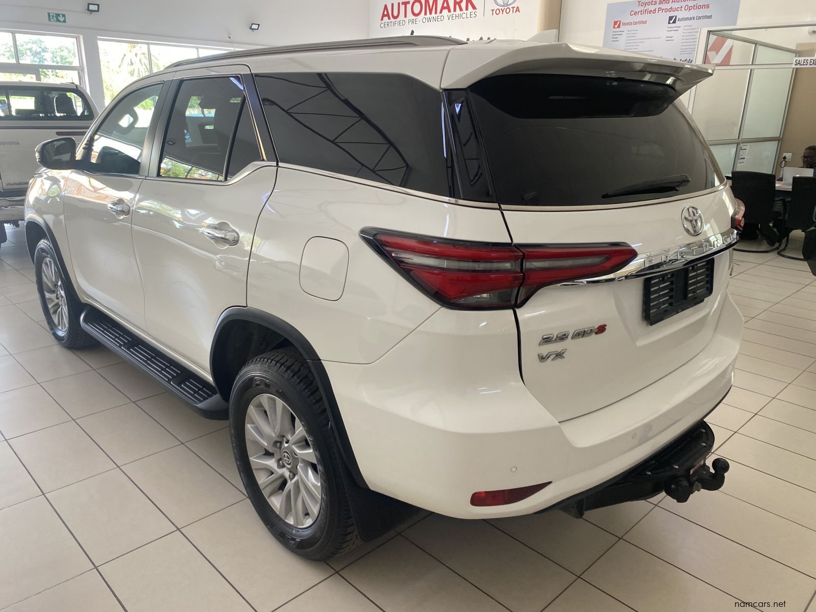 2023 Toyota FORTUNER VX 4X4 AT 2.8 photo