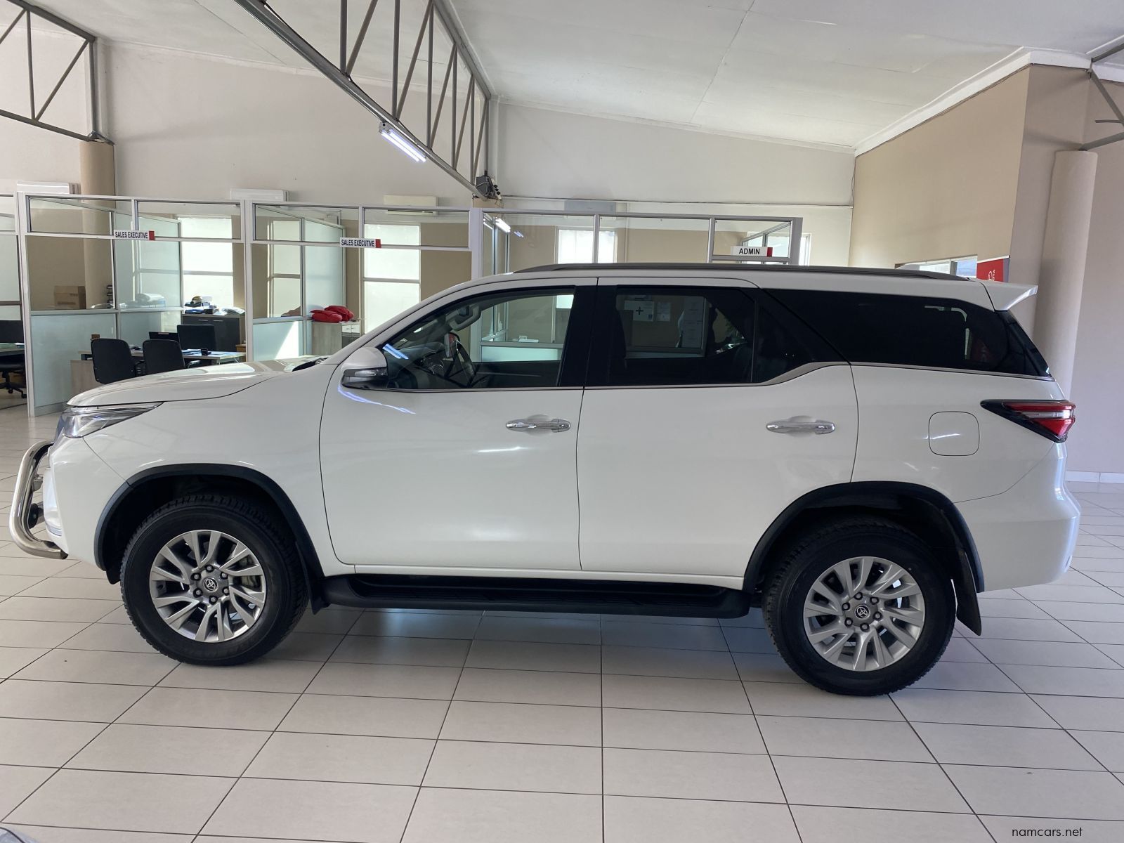 2023 Toyota FORTUNER VX 4X4 AT 2.8 photo