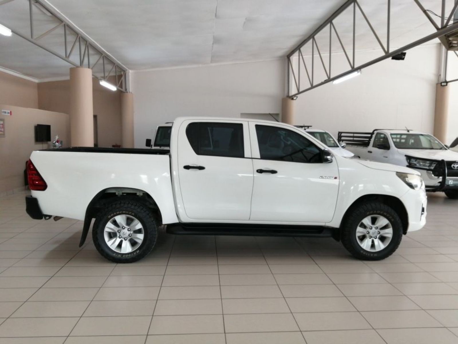2020 Toyota Hilux 2.4 D/C 4x4 SRX photo
