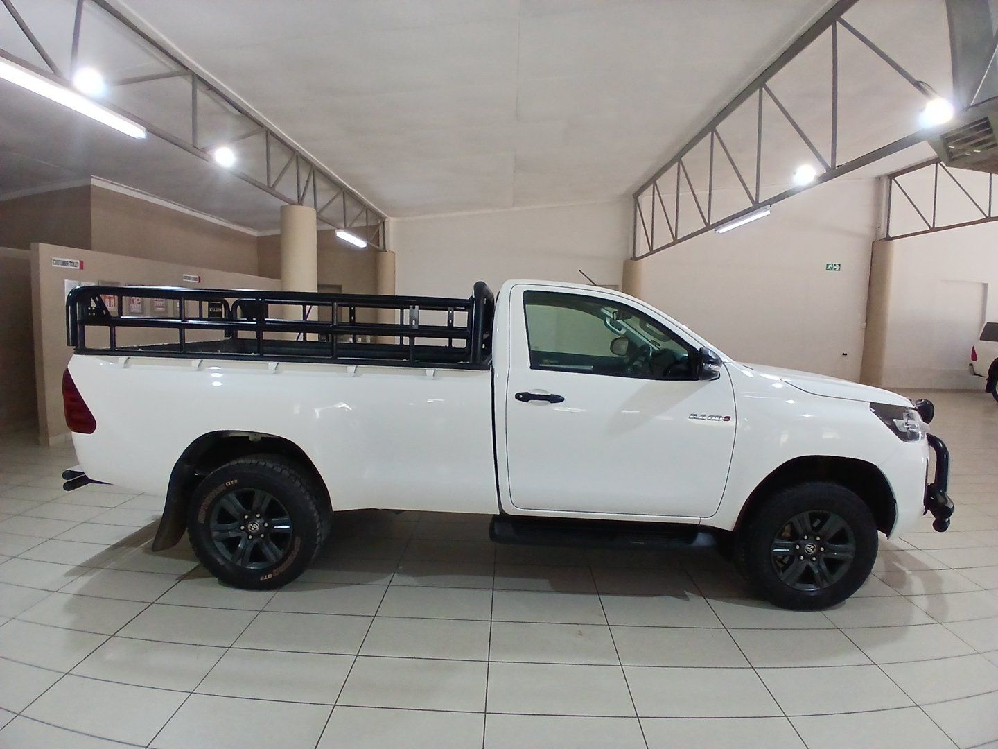 2024 Toyota Hilux 2.4 S/C 4x4 AT Raider photo